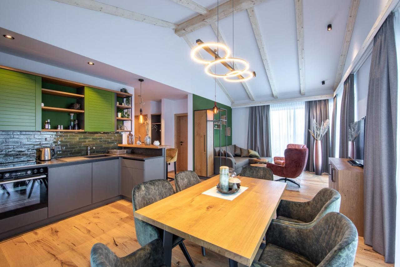 Hoeflehner Premium Eco Lodge Haus im Ennstal Eksteriør bilde